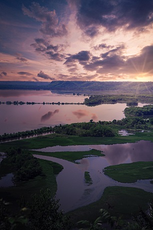 Flooding. Photo by Todd Trapani on Pexels resized